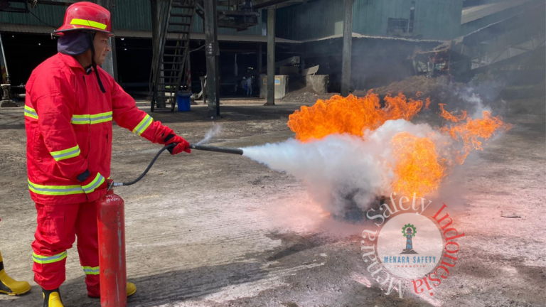 Training dan Sertifikasi Petugas Peran Kebakaran (Kelas D)